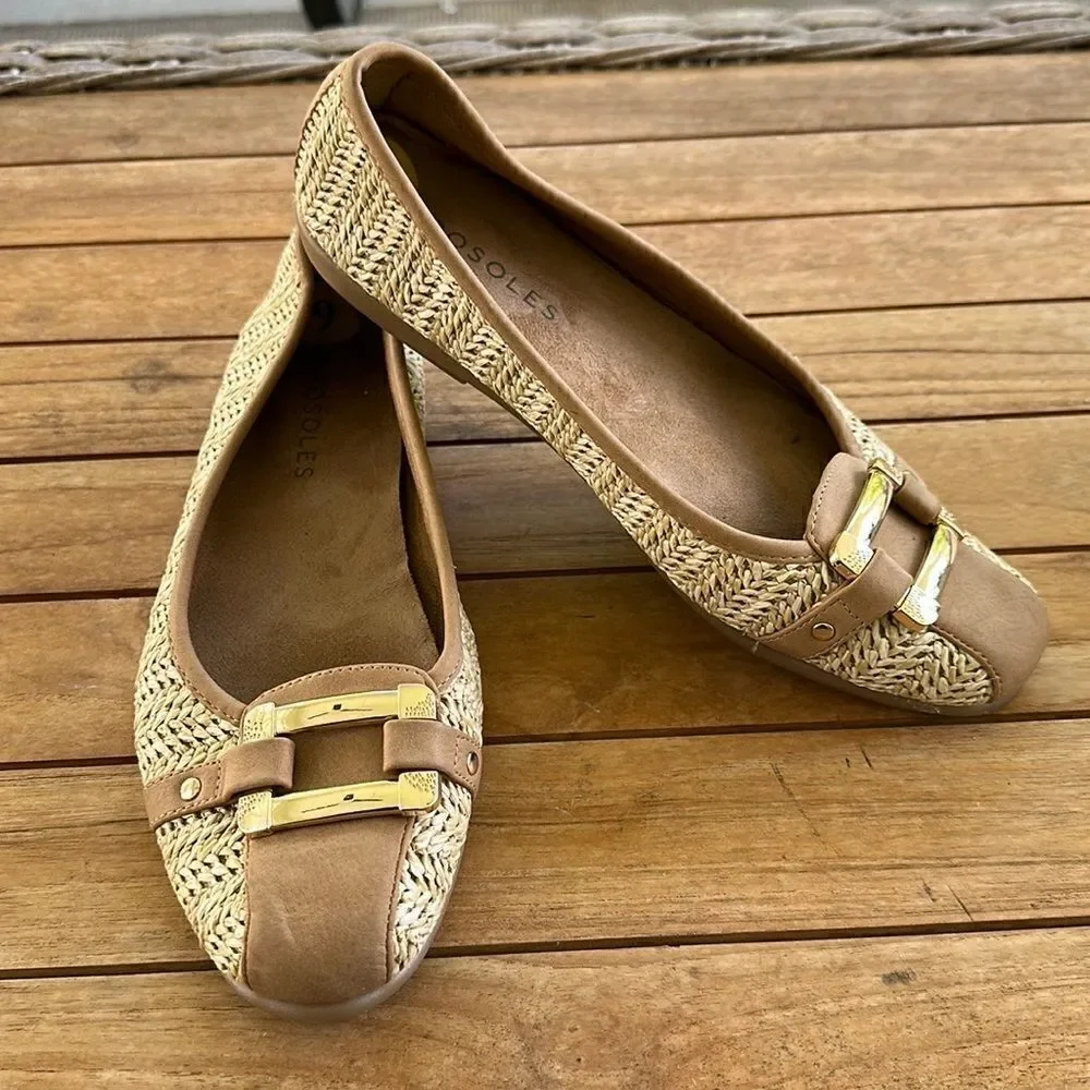 Aerosoles | Natural Big Bet Flat - Women 9